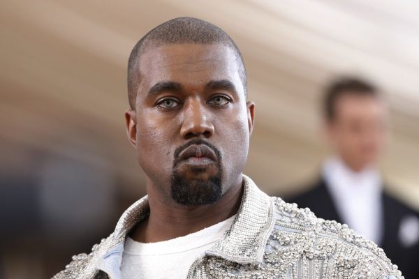 Kanye West Dituntut Mantan Karyawan Gegara Menyebutnya Jelek dan Bodoh